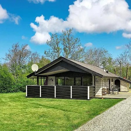 5 Person In Hemmet-by Traum Nyaraló