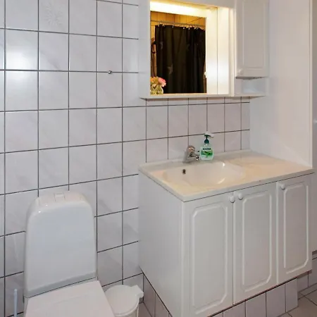 5 Person In Hemmet-by Traum Falen