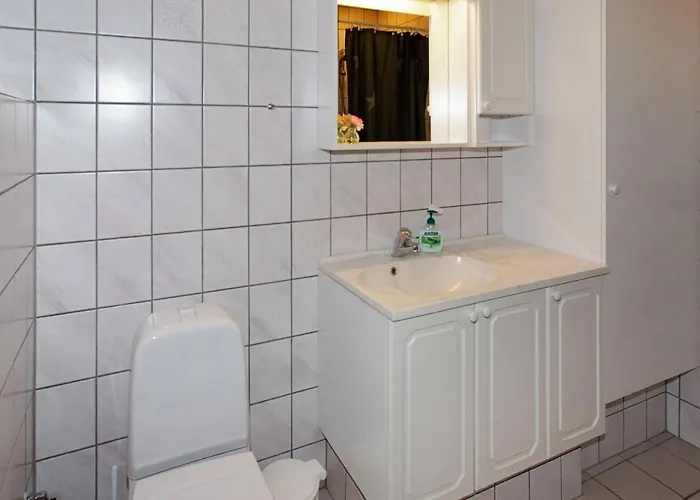 5 Person In Hemmet-by Traum Falen